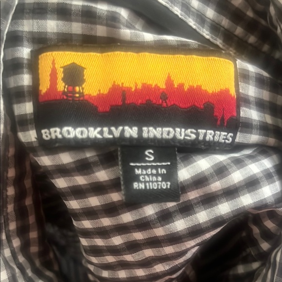 button up - Picture 6 of 8